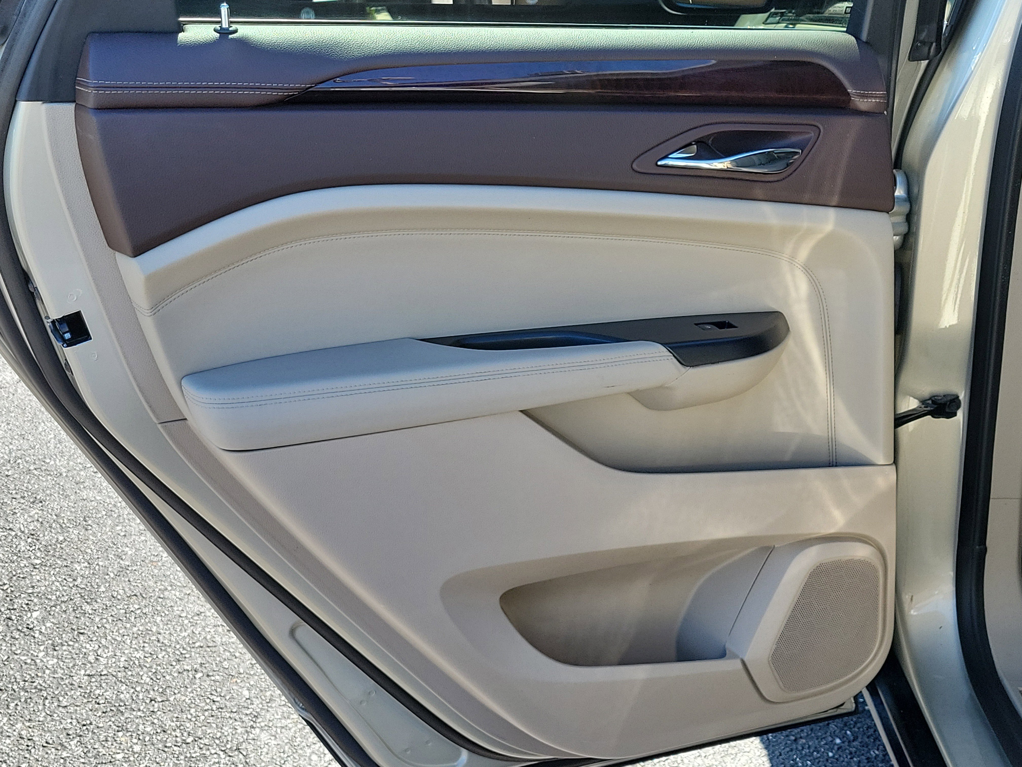 Used 2013 Cadillac SRX Performance w/ Driver Awareness Package FWD image 15