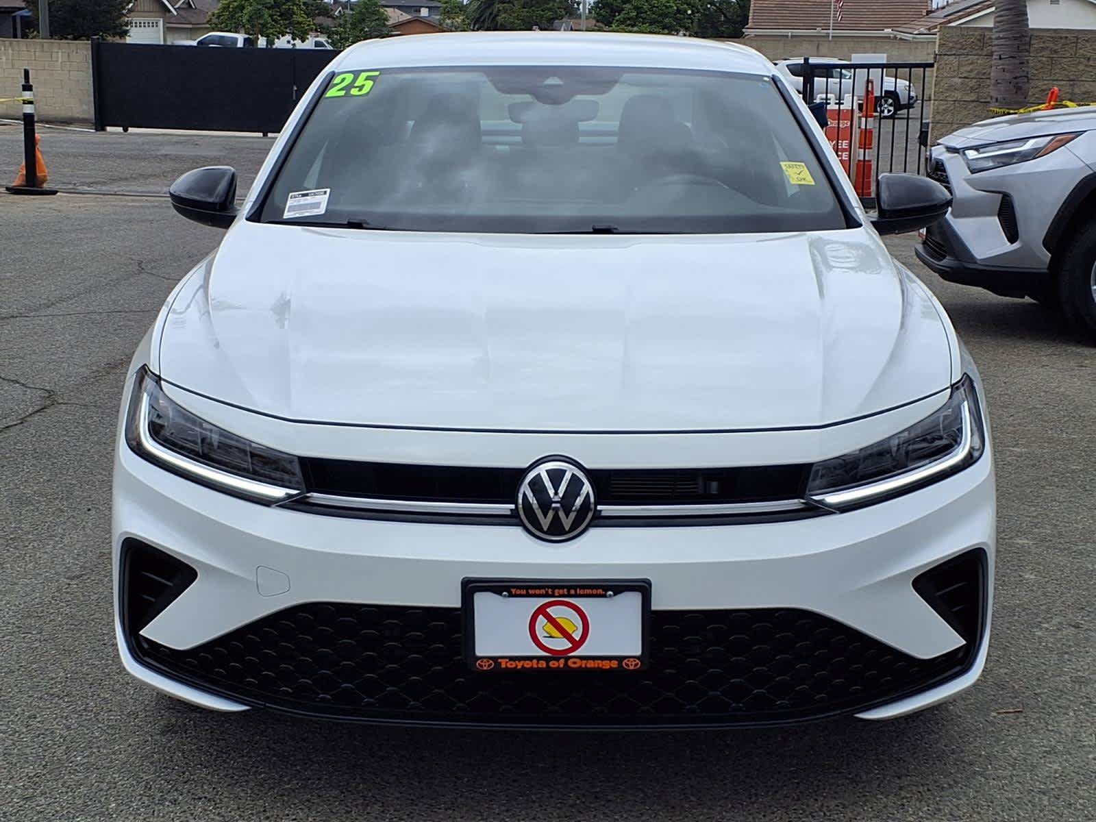 Used 2025 Volkswagen Jetta Sport FWD image 2