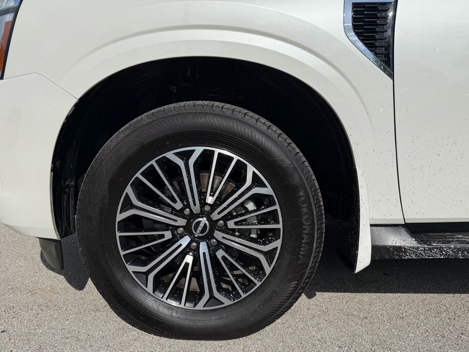Certified 2025 Nissan Armada SL w/ Captain's Chari Seat Package RWD image 10