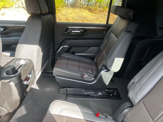 New 2026 Chevrolet Suburban High Country image 16