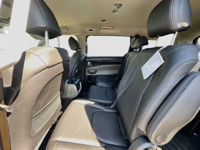New 2027 Kia Carnival LXS FWD image 24