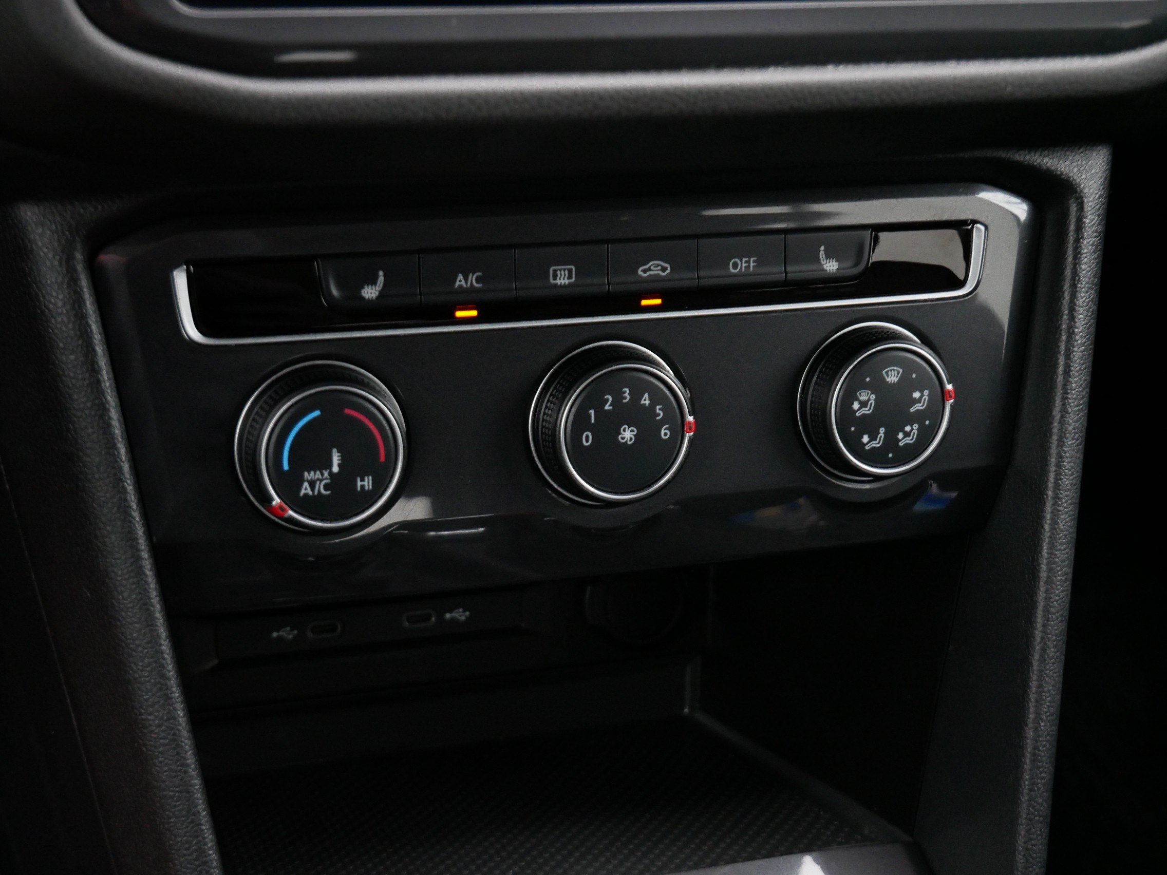 Certified 2024 Volkswagen Tiguan Wolfsburg Edition AWD/4WD image 23
