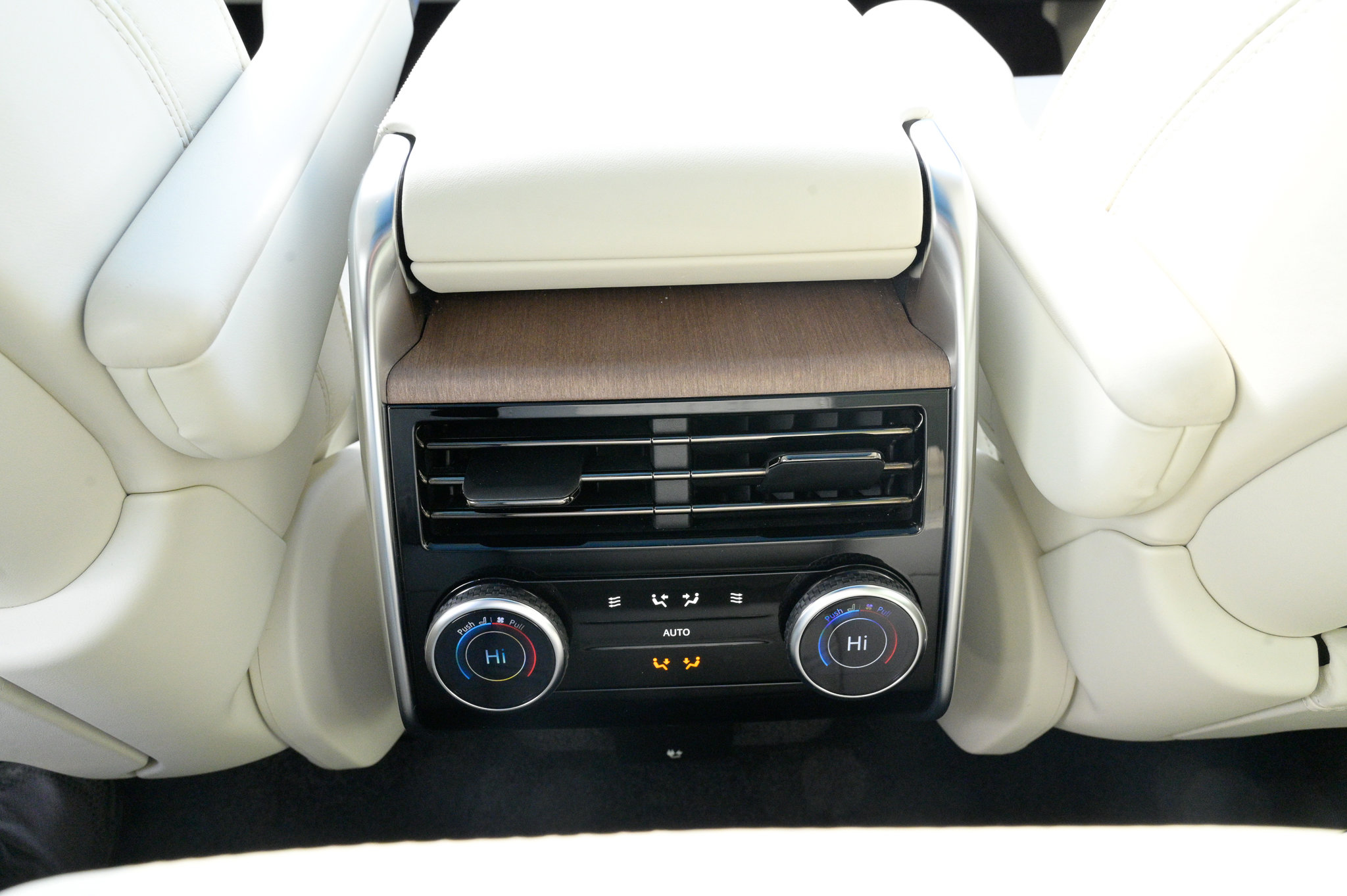 Used 2023 Land Rover Range Rover Autobiography image 42