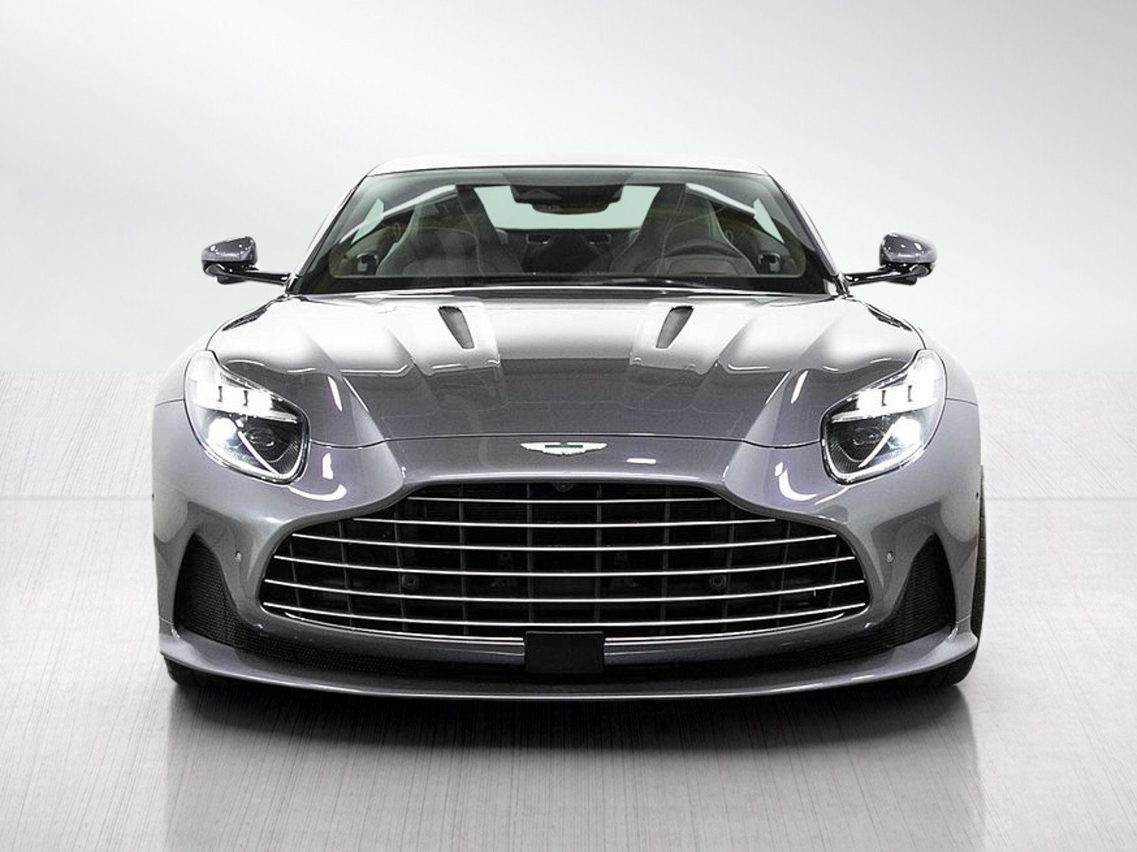 Used 2025 Aston Martin DB12 Coupe RWD image 8