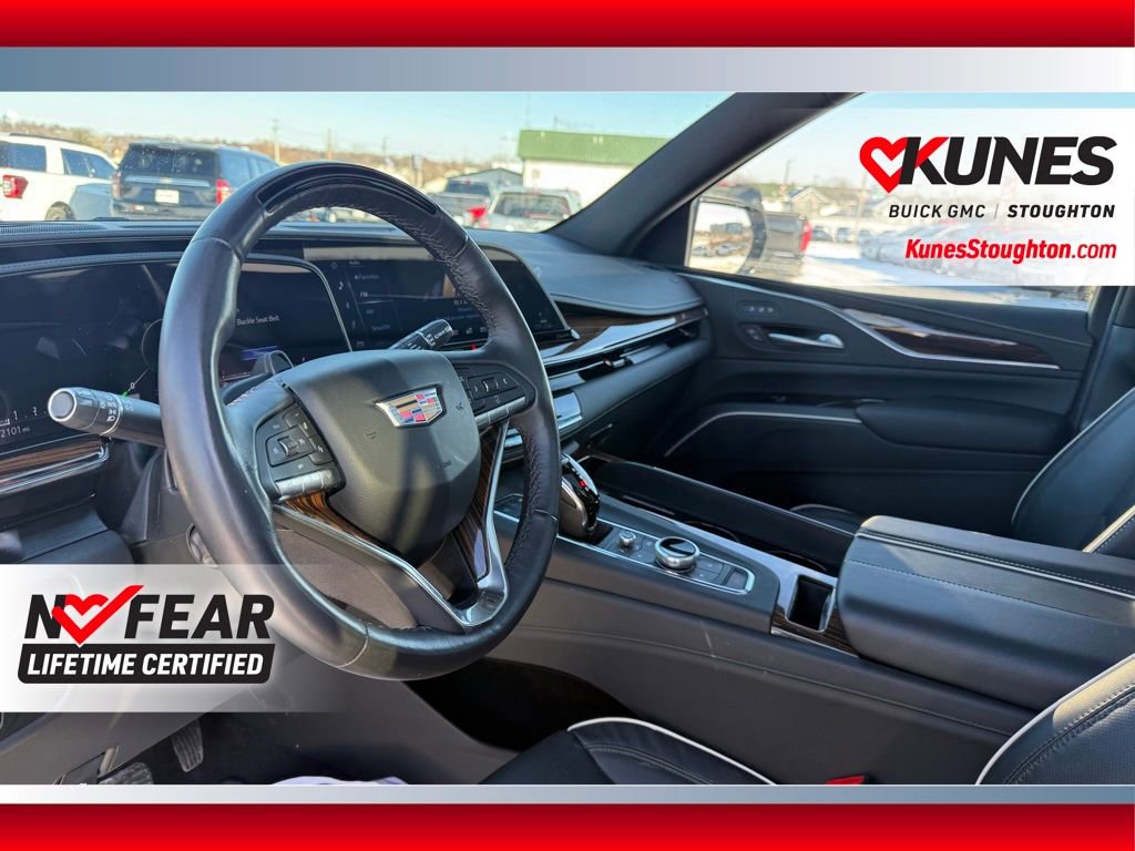Used 2024 Cadillac Escalade ESV Premium Luxury image 23