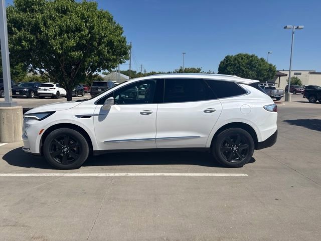 Used 2024 Buick Enclave Essence w/ Sport Touring Edition AWD/4WD image 4
