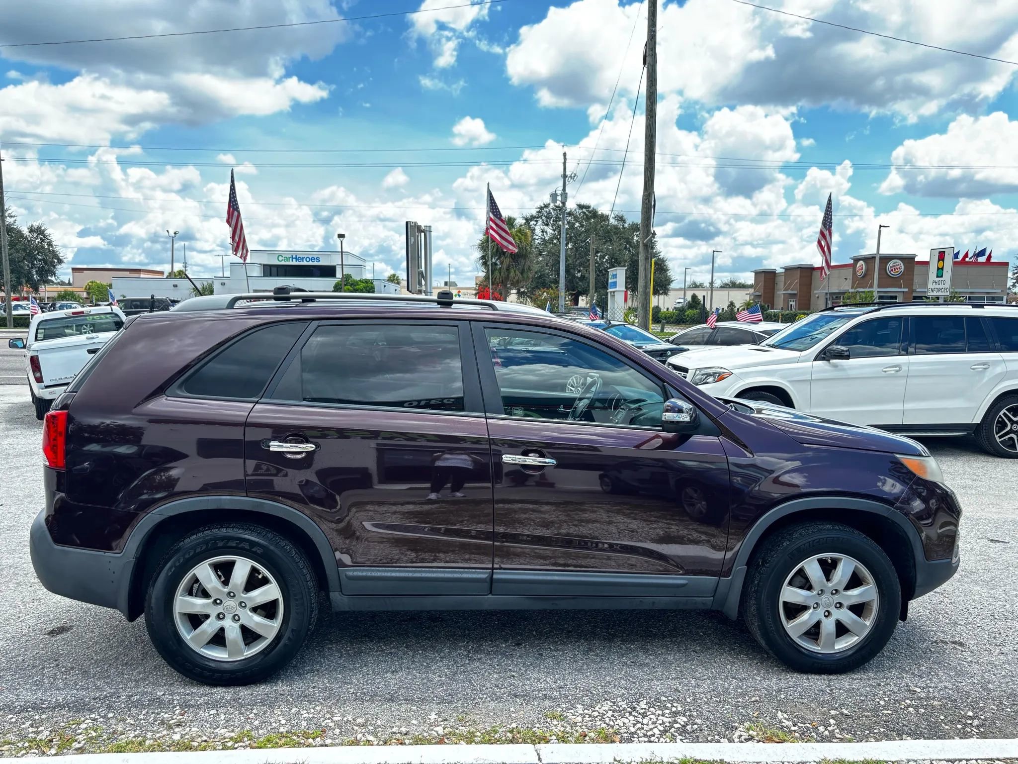 Used 2011 Kia Sorento LX w/ Convenience Pkg image 3