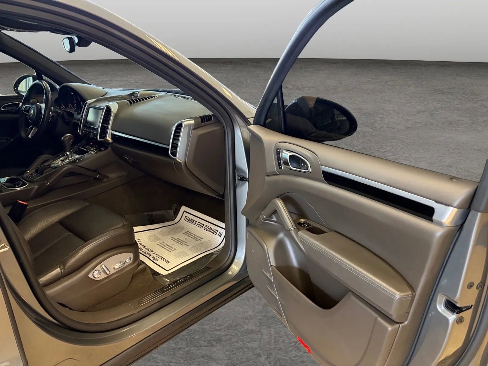 Used 2016 Porsche Cayenne w/ Premium Package Plus image 56