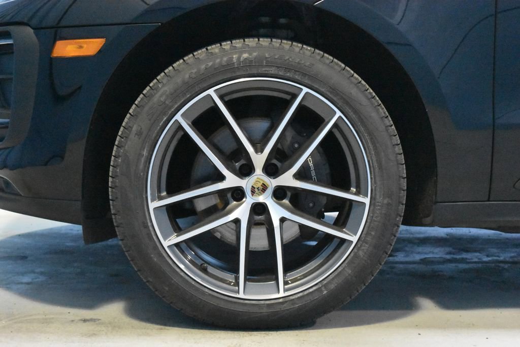 Used 2023 Porsche Macan Turbo image 30