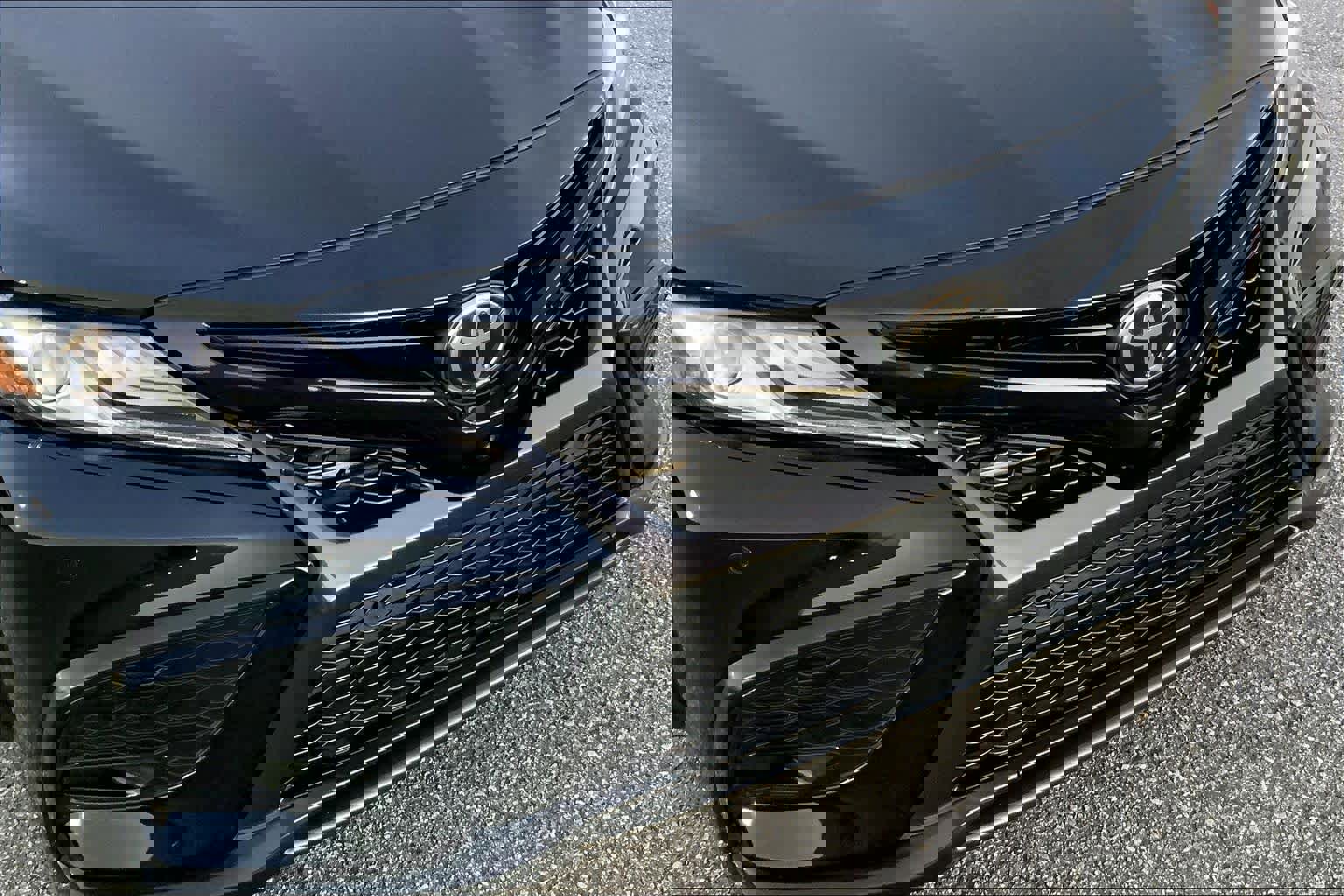 Used 2022 Toyota Camry XSE w/ Navigation Package image 29