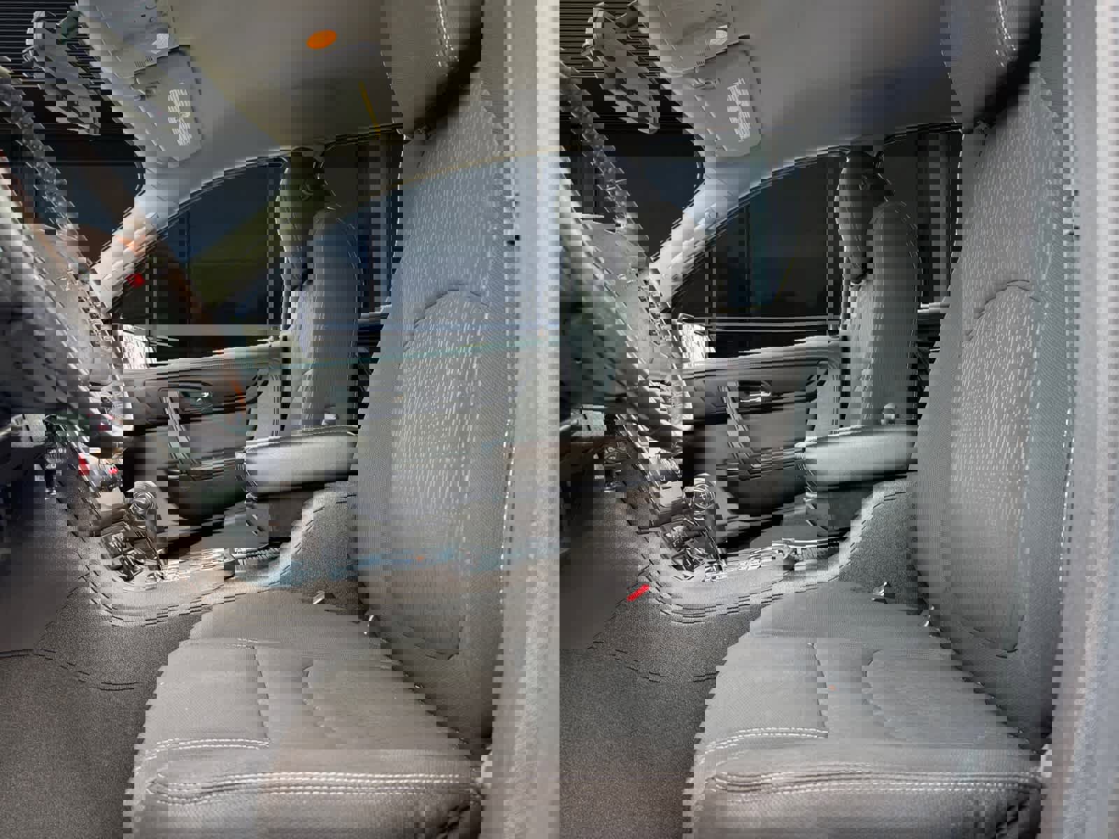 Used 2016 GMC Acadia SLE image 2