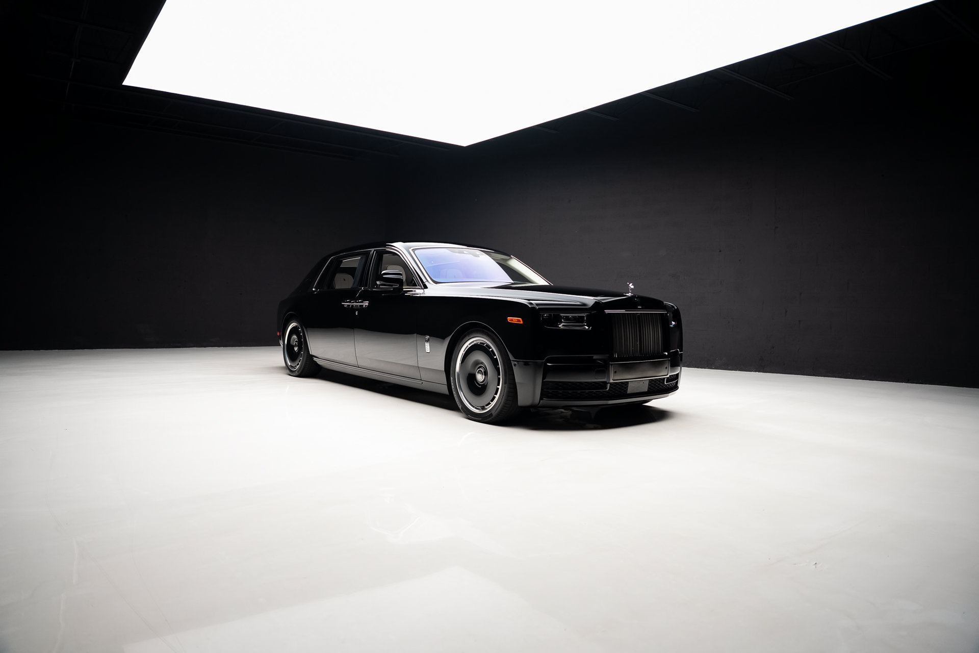 Used 2024 Rolls-Royce Phantom Extended Wheelbase RWD image 98