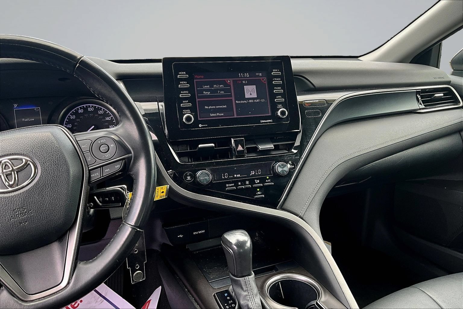 Used 2022 Toyota Camry SE FWD image 9