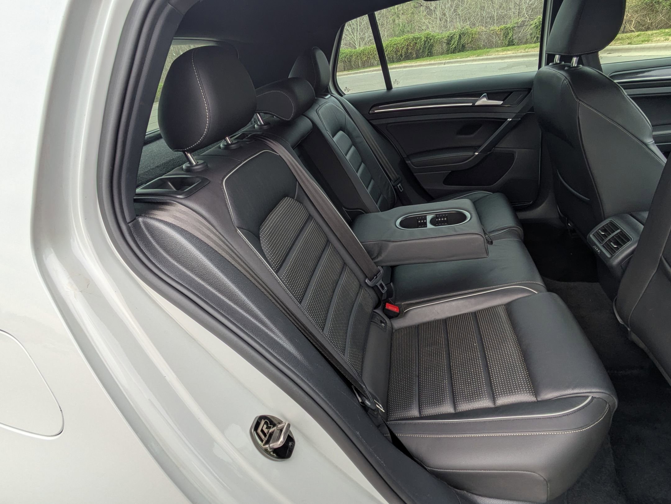 Used 2019 Volkswagen Golf R 4-Door image 25