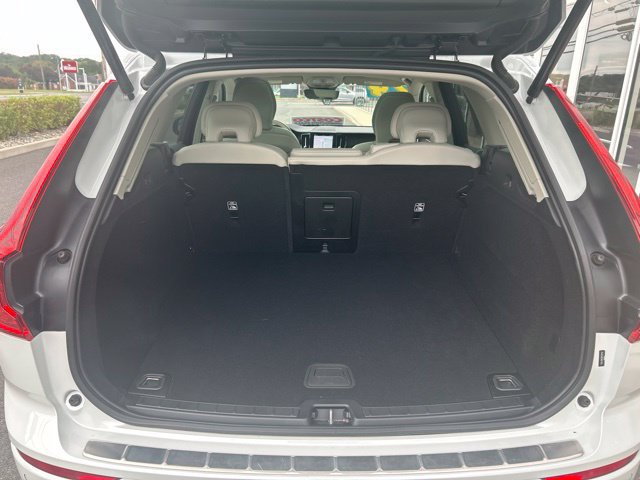 Certified 2024 Volvo XC60 B5 Core w/ Climate Package AWD/4WD image 11