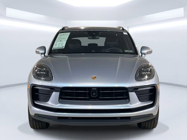 Certified 2026 Porsche Macan AWD/4WD image 2
