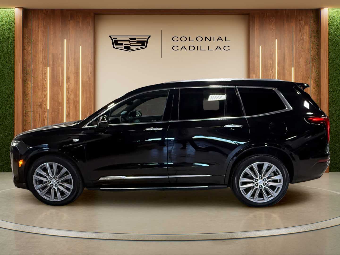 Used 2024 Cadillac XT6 Premium Luxury w/ Platinum Package AWD/4WD image 2