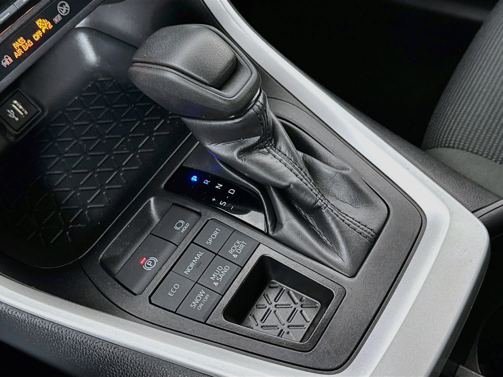 Certified 2025 Toyota RAV4 LE AWD/4WD image 15