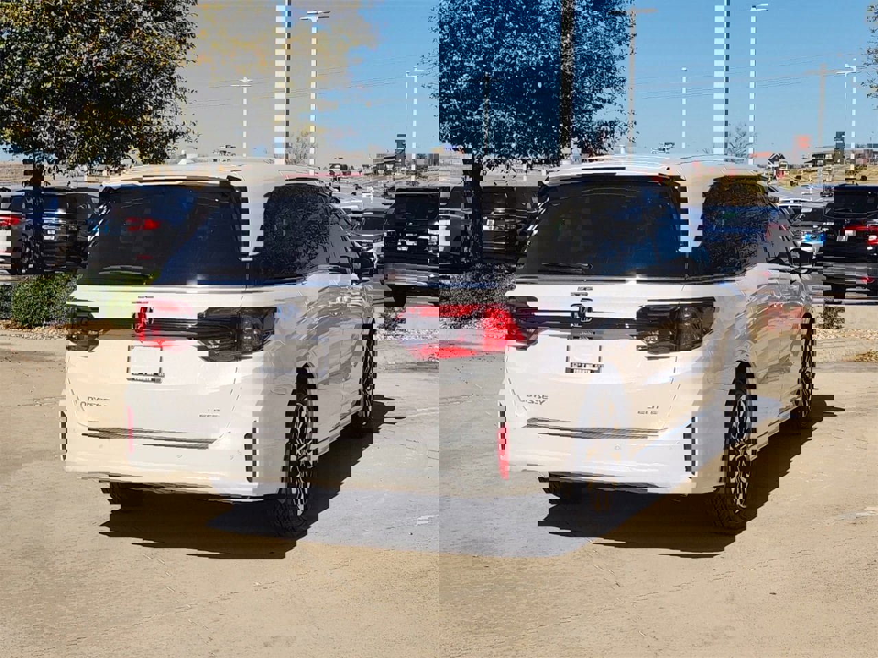 New 2026 Honda Odyssey Elite image 3