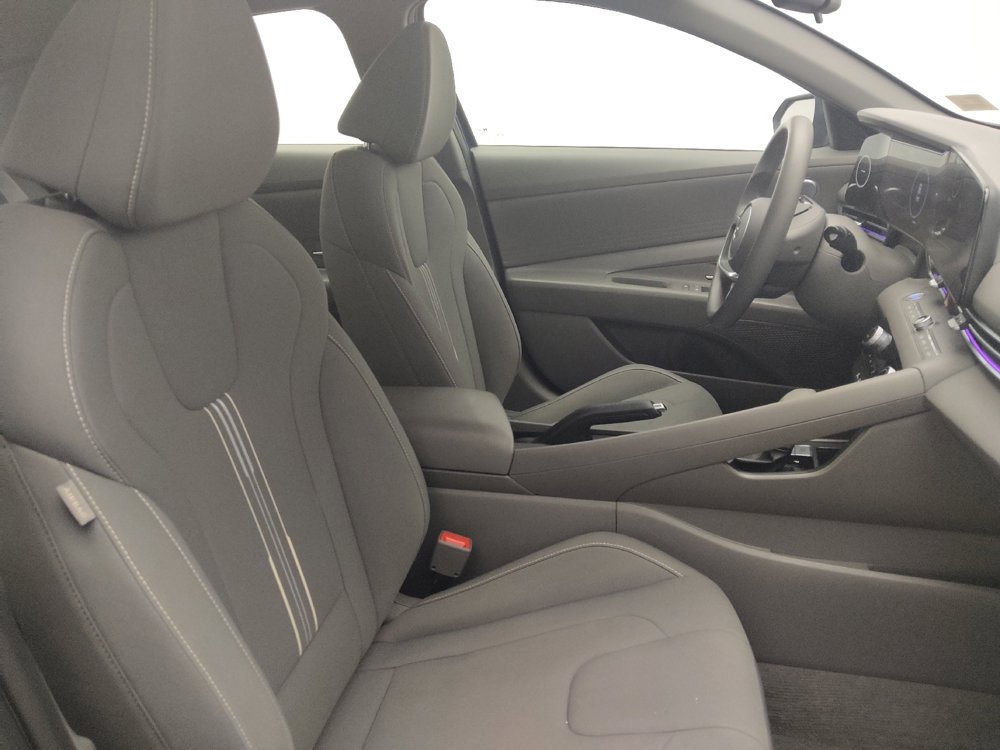 Used 2024 Hyundai Elantra SEL image 21