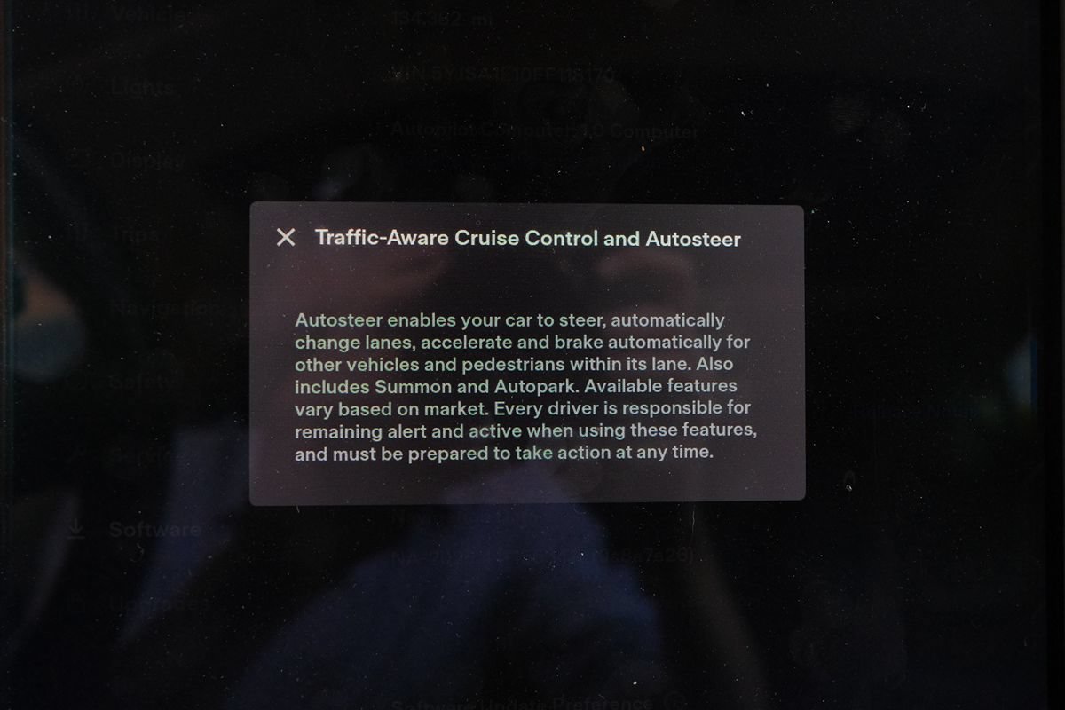 Used 2015 Tesla Model S 70 RWD image 20
