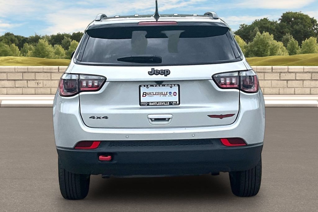 Used 2025 Jeep Compass Trailhawk AWD/4WD image 4