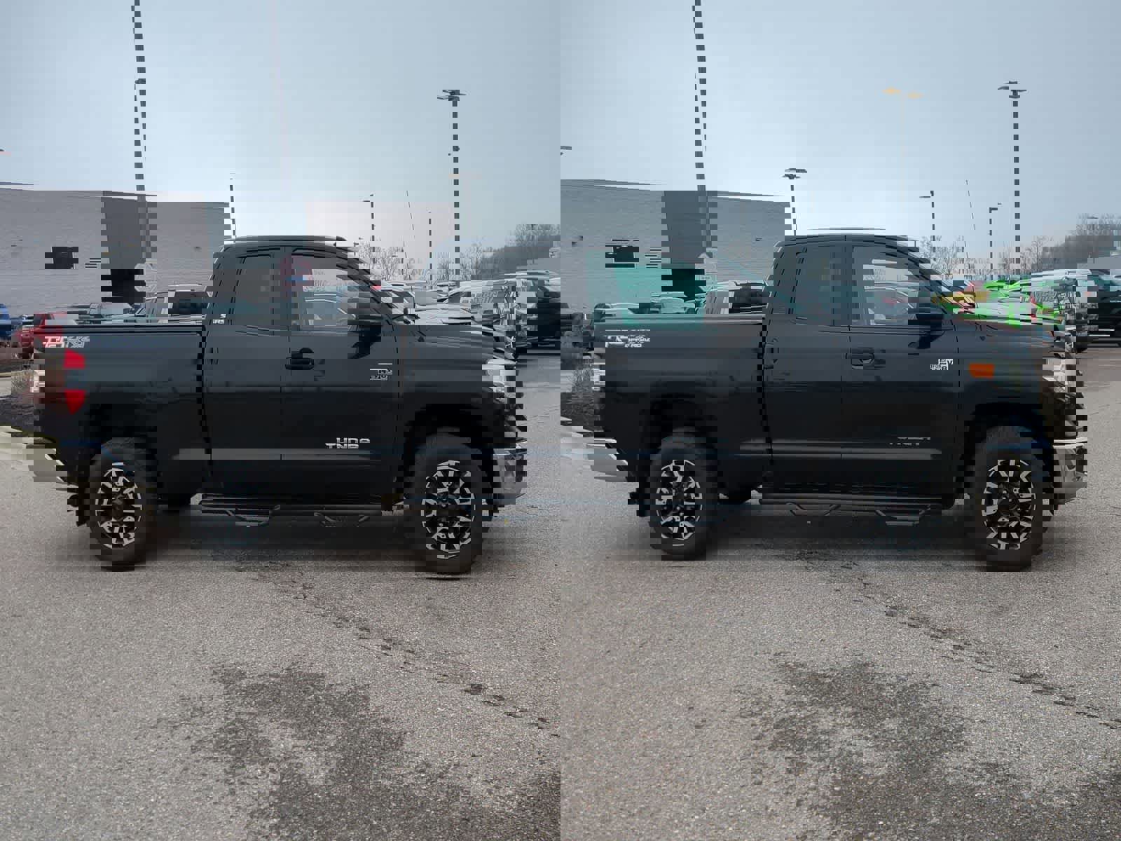 Used 2017 Toyota Tundra SR5 AWD/4WD image 9