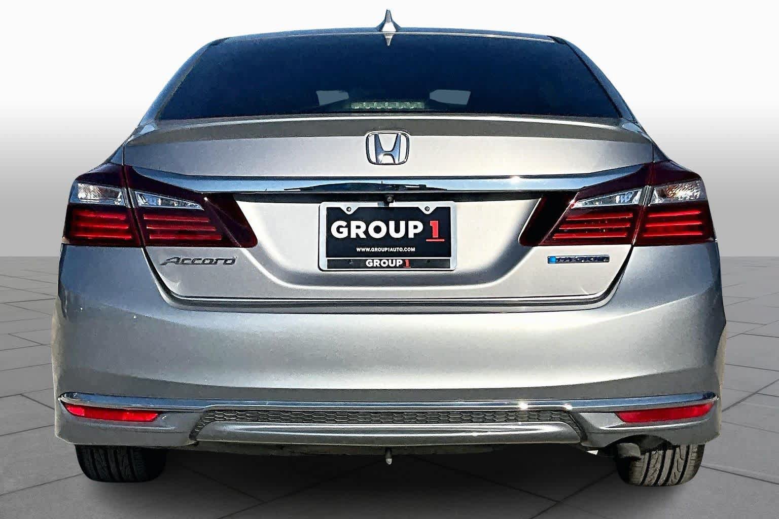 Used 2017 Honda Accord Hybrid Sedan image 5