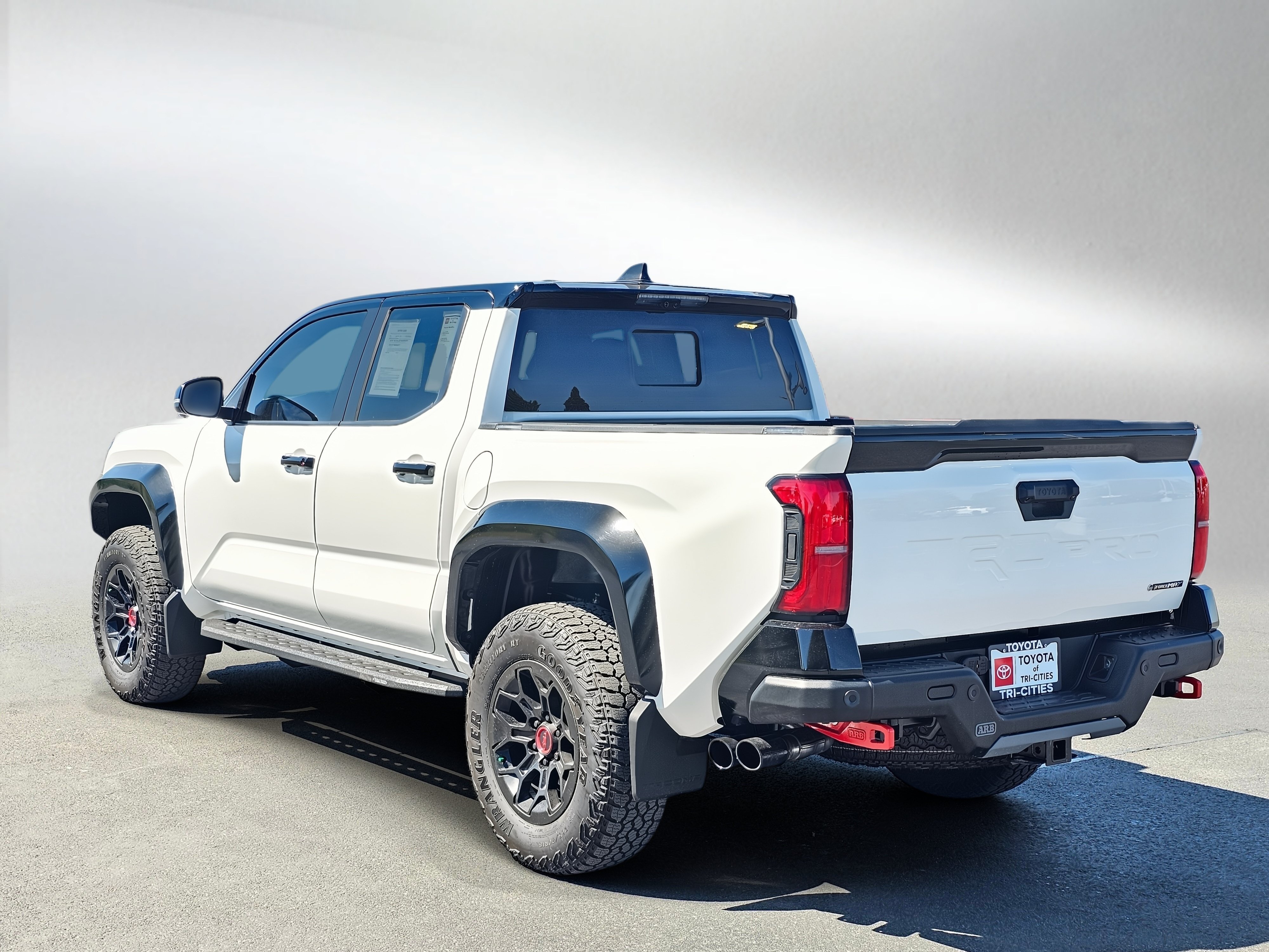 Used 2025 Toyota Tacoma TRD Pro AWD/4WD image 4