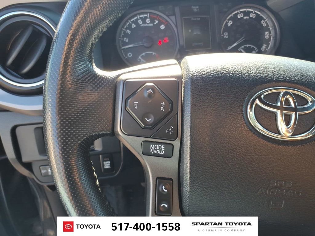 Used 2016 Toyota Tacoma TRD Sport AWD/4WD image 17