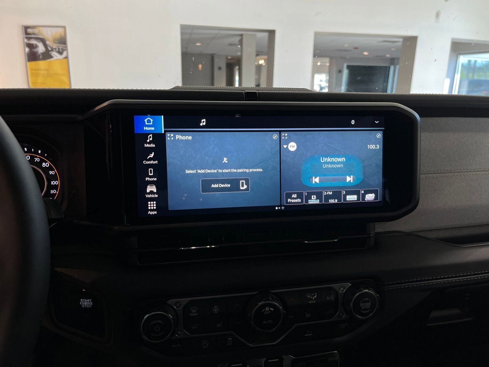 Used 2025 Jeep Wrangler Sahara image 20
