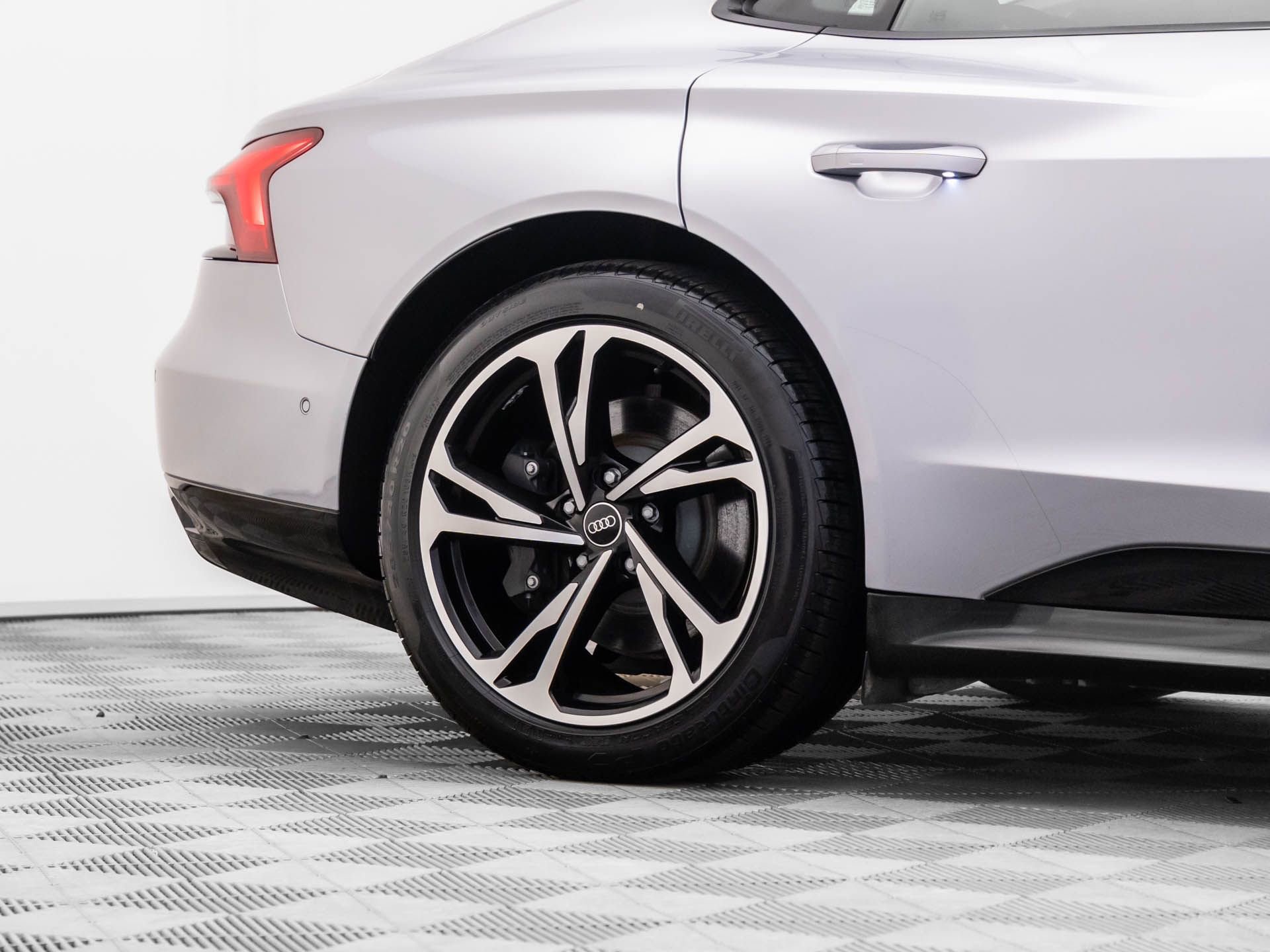 Used 2022 Audi e-tron GT Prestige w/ Prestige Package image 35