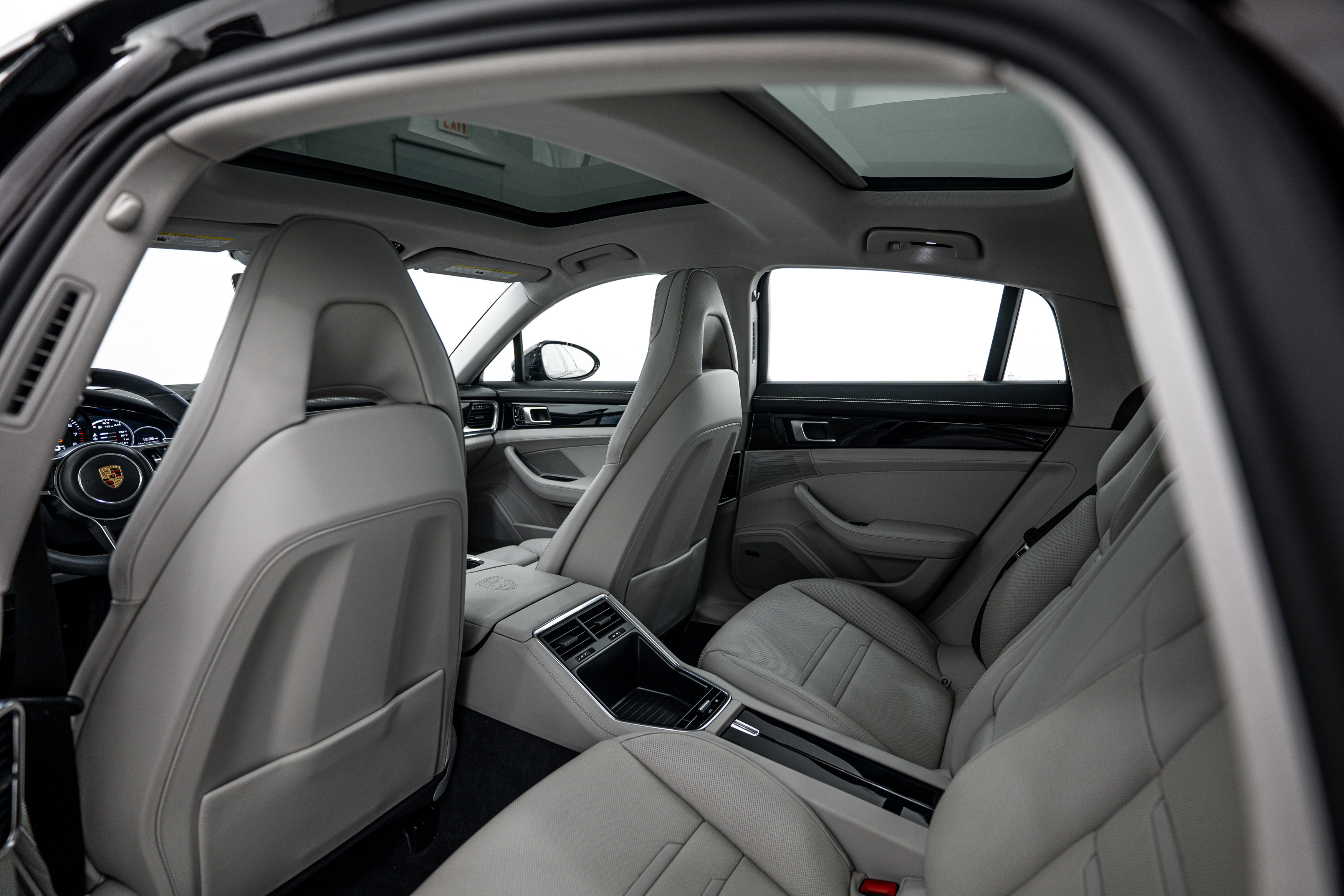 Certified 2017 Porsche Panamera image 24