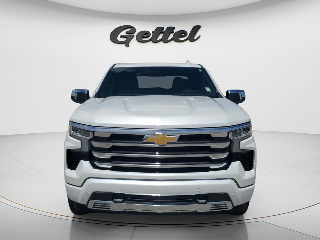 Used 2024 Chevrolet Silverado 1500 High Country w/ High Country Premium Package AWD/4WD image 2