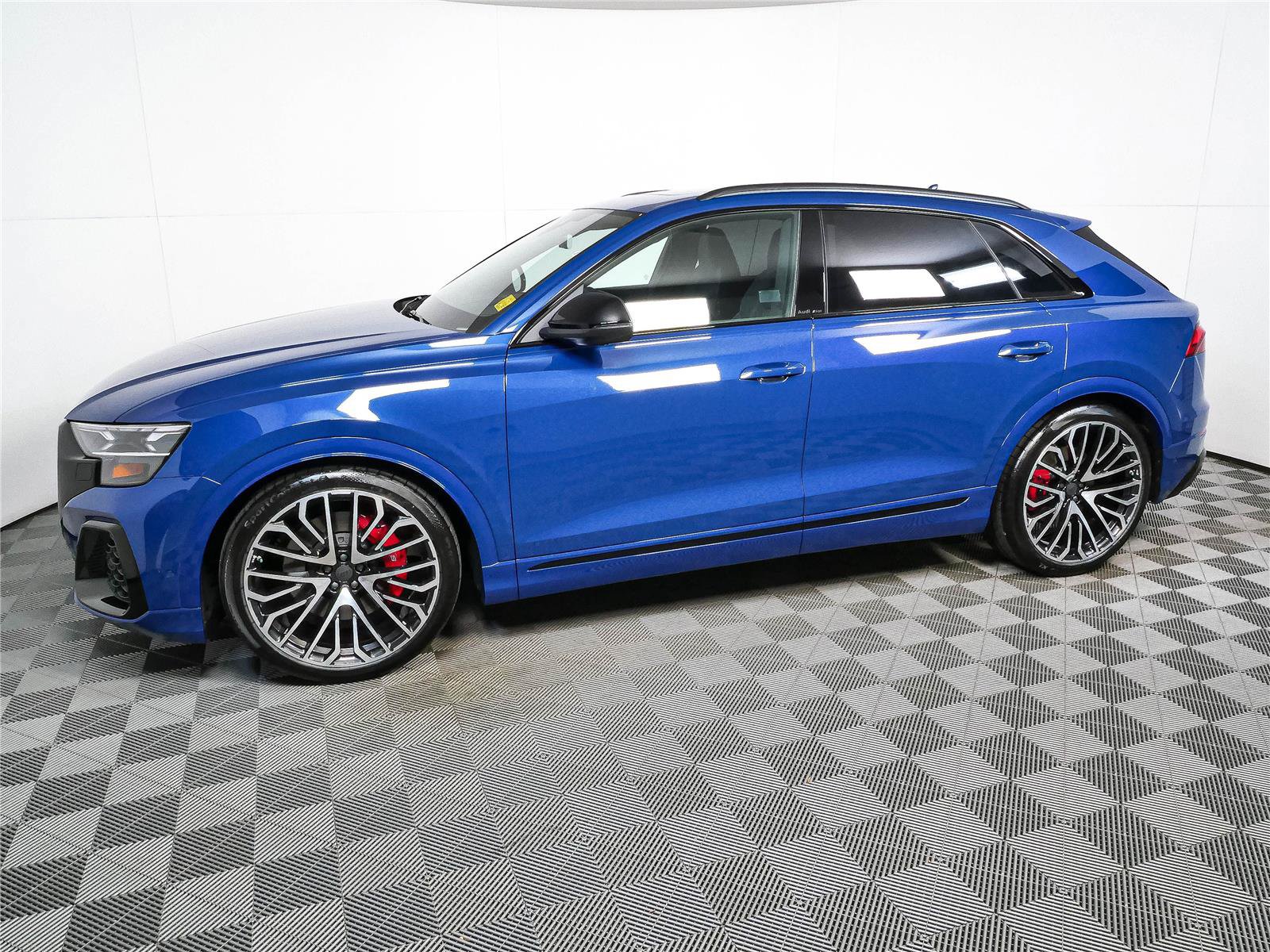 New 2026 Audi SQ8 Prestige AWD/4WD image 33