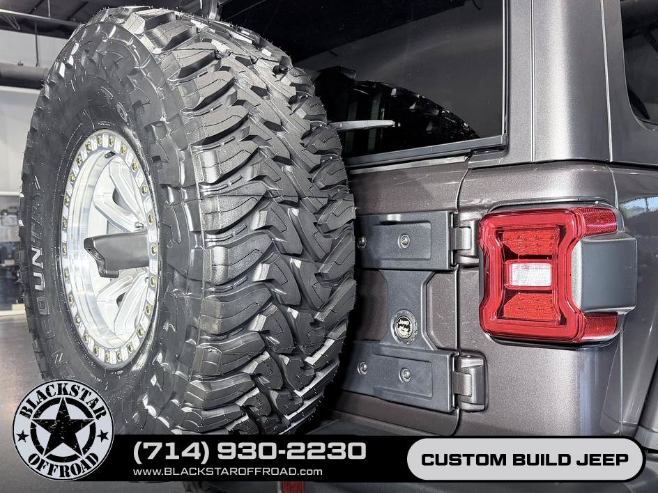 Used 2025 Jeep Wrangler Unlimited Rubicon AWD/4WD image 15