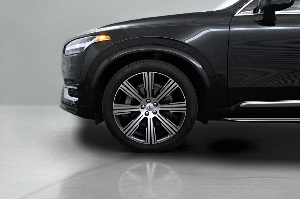 Used 2023 Volvo XC90 B6 Ultimate w/ Lounge Package image 44