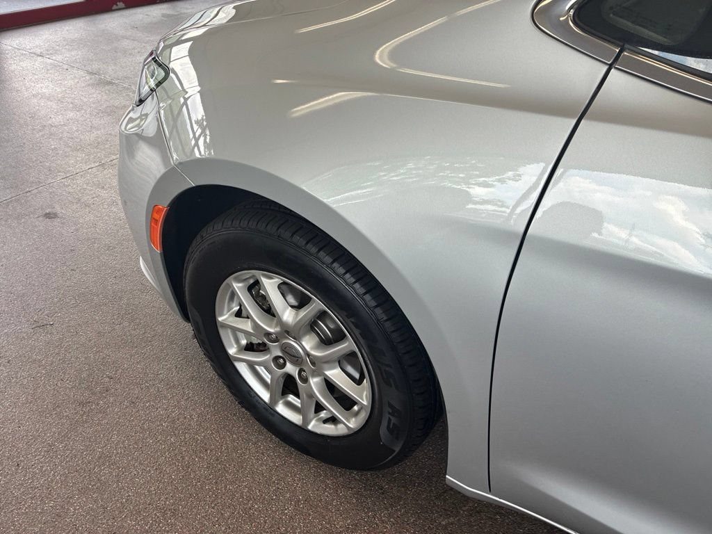 Certified 2024 Chrysler Pacifica Touring-L FWD image 15