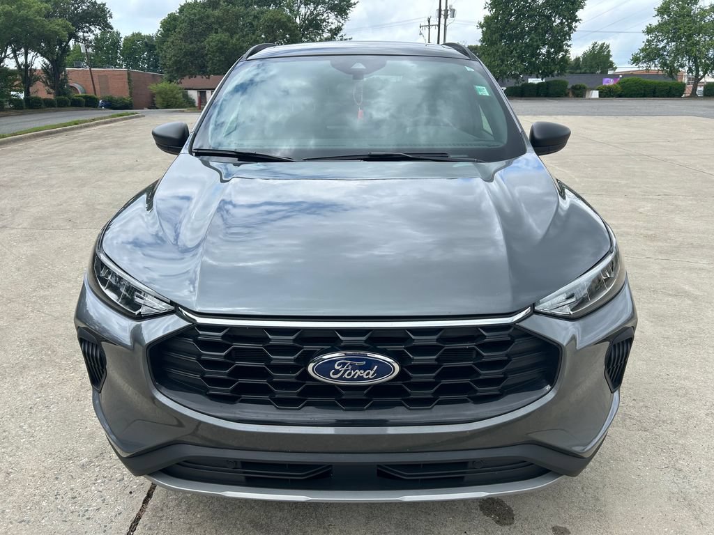 Used 2025 Ford Escape ST-Line w/ Tech Pack #1 FWD image 10