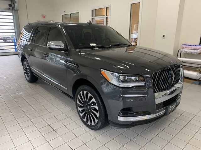 Used 2024 Lincoln Navigator L Black Label image 3