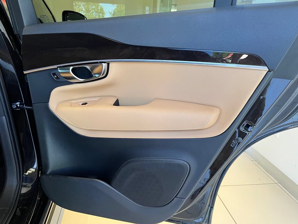 Used 2019 Volvo XC90 T6 Momentum w/ Protection Package AWD/4WD image 37