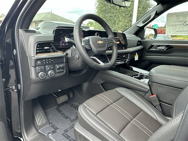 Used 2025 Chevrolet Suburban High Country w/ Sun And Tow Package image 17