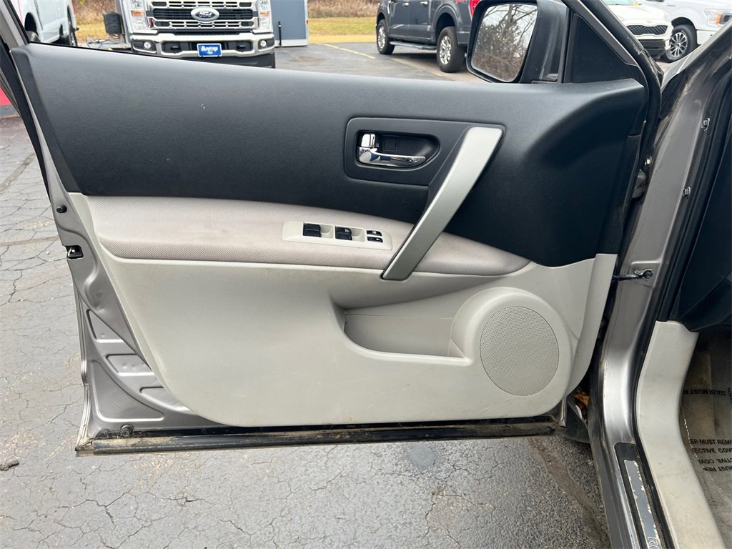 Used 2011 Nissan Rogue S image 10