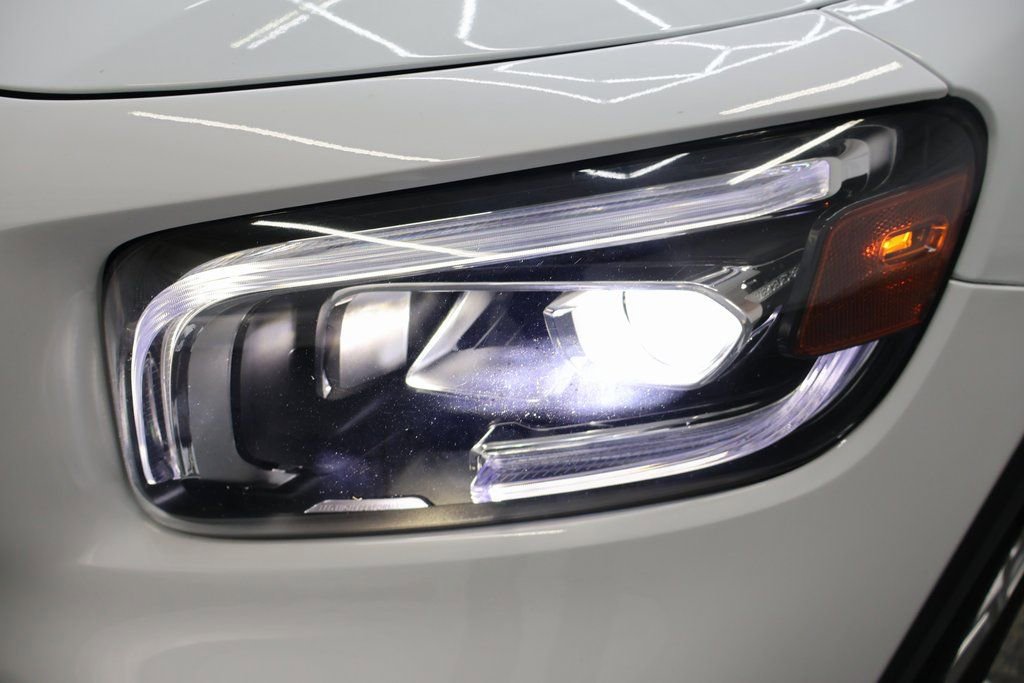 Used 2020 Mercedes-Benz GLB 250 w/ Premium Package image 26