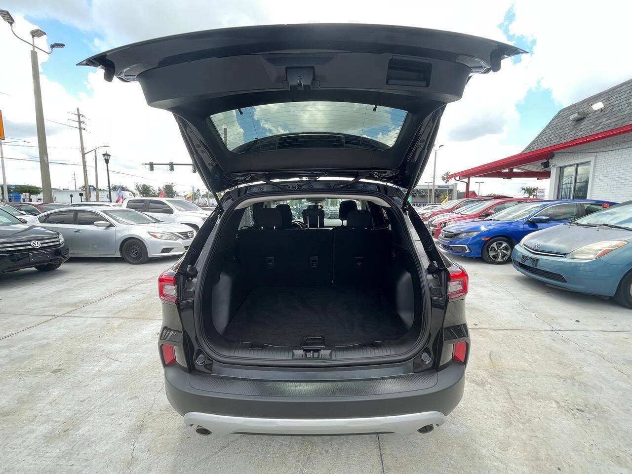 Used 2025 Ford Escape Active FWD image 4