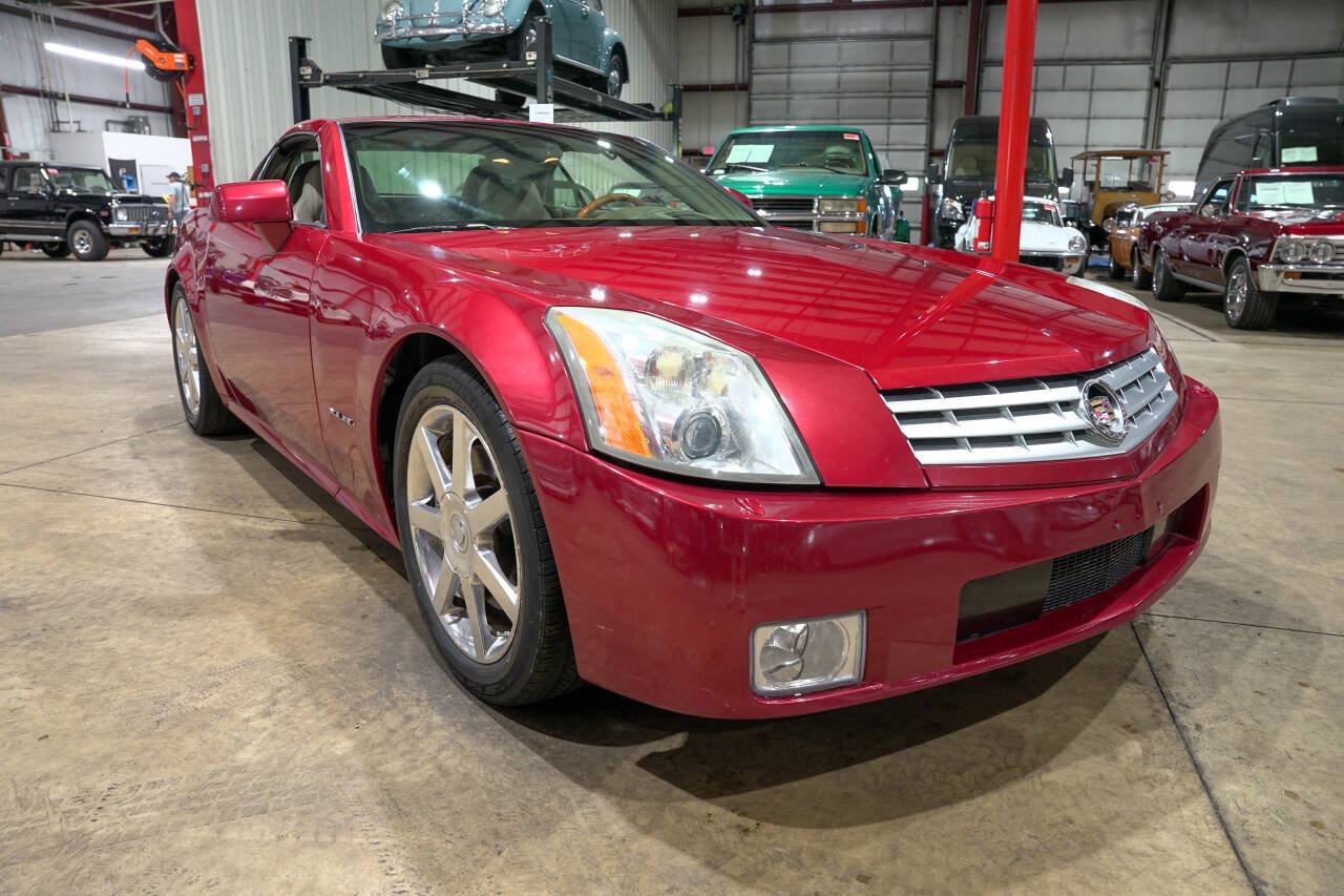 Used 2005 Cadillac XLR RWD image 26