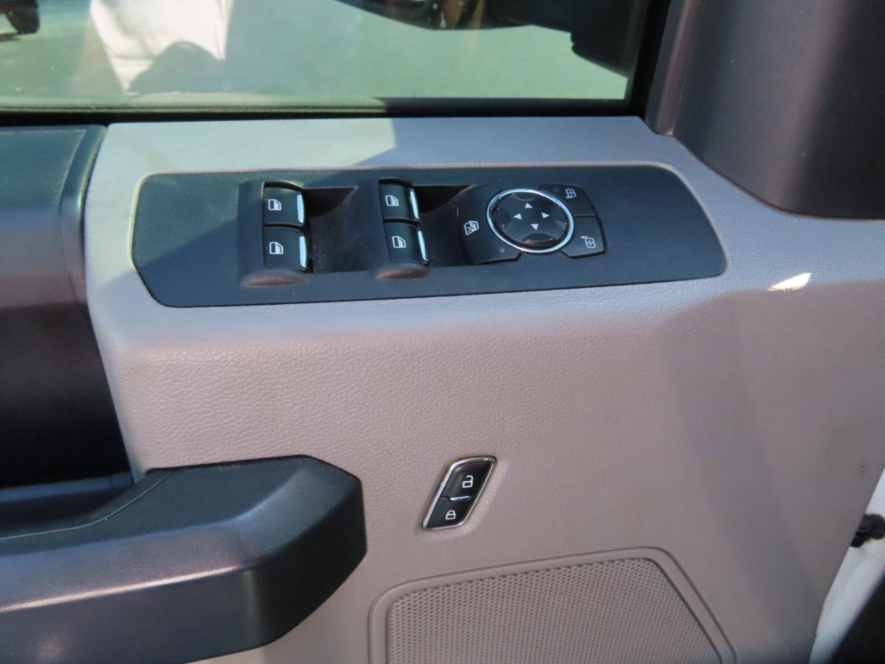 Used 2018 Ford F350 XL w/ Power Equipment Group AWD/4WD image 13
