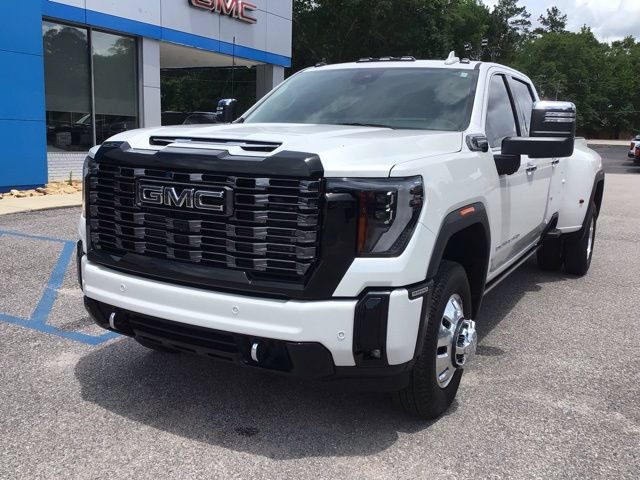 Used 2025 GMC Sierra 3500 Denali Ultimate AWD/4WD image 2