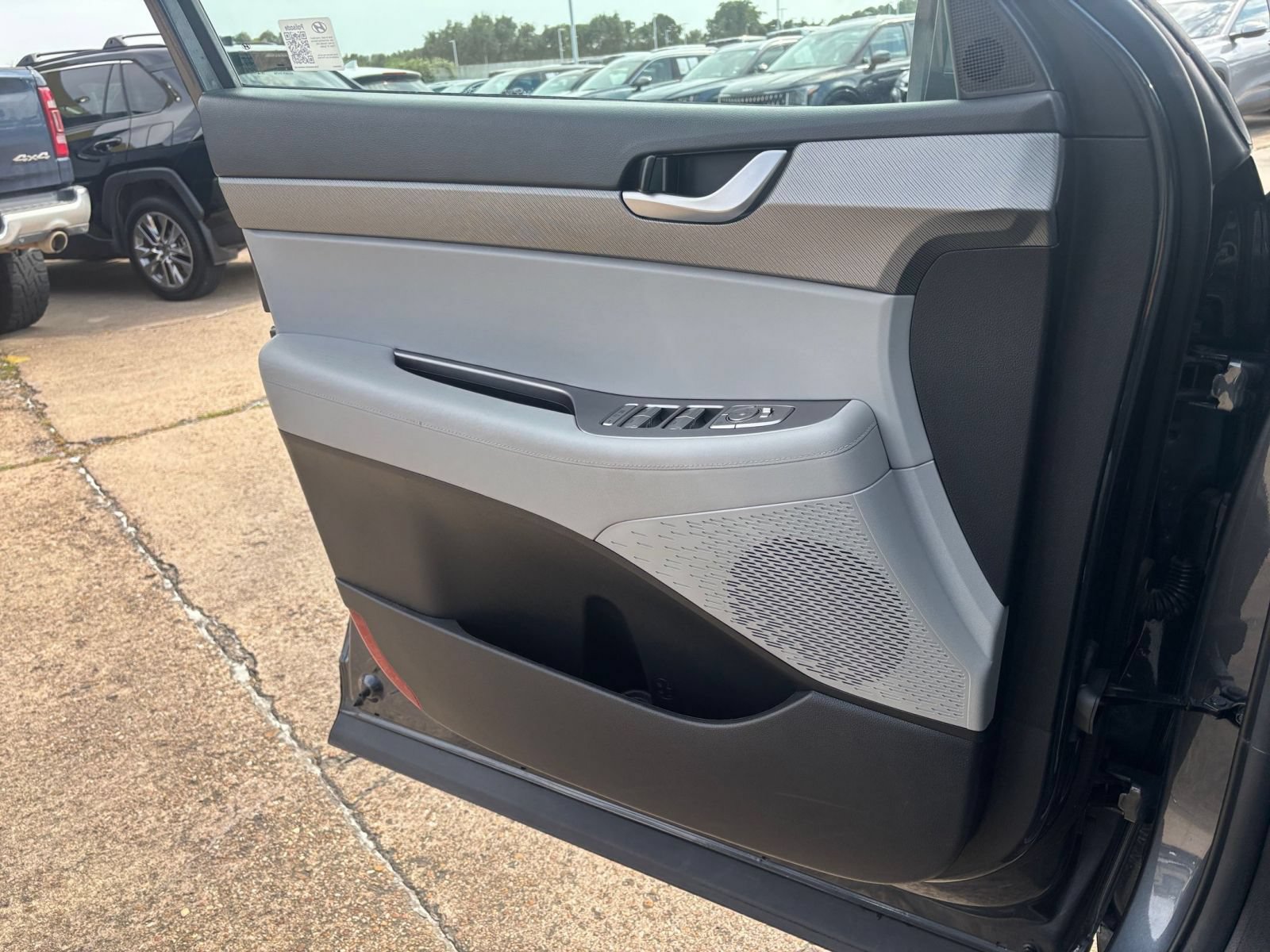 Used 2024 Hyundai Palisade SEL FWD image 15