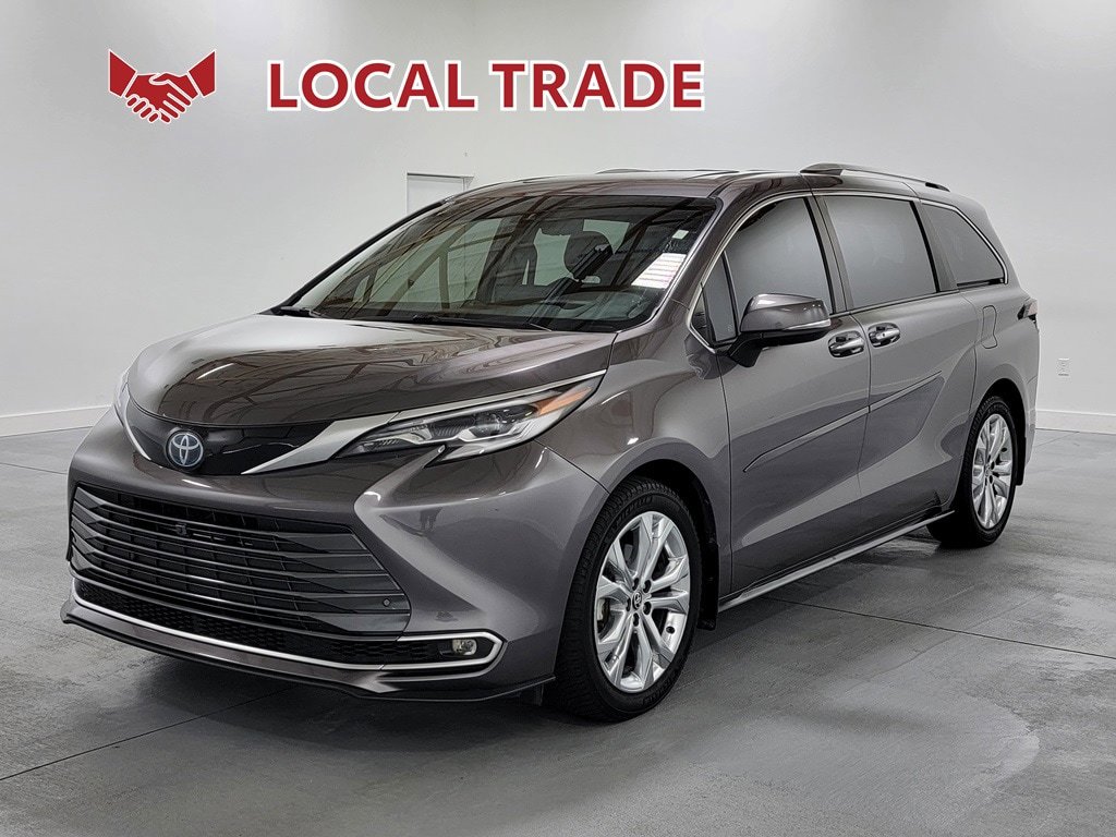 Used 2021 Toyota Sienna Platinum w/ Protection Package (TMS) FWD image 4